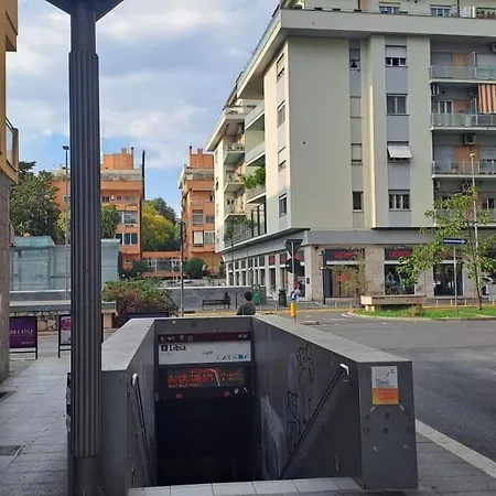 Elegant 2-bedroom Near Metro B1 Easy Access To The Colosseum * Řím