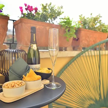 Elegant 2-bedroom Near Metro B1 Easy Access To The Colosseum Apartmán *