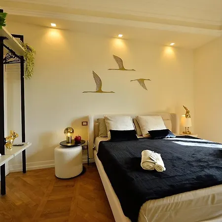 Elegant 2-bedroom Near Metro B1 Easy Access To The Colosseum Řím