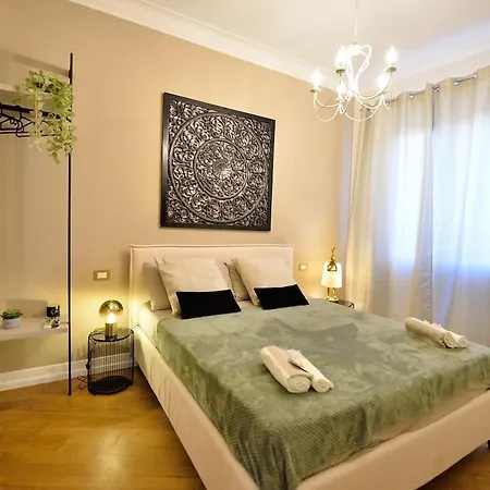 Elegant 2-bedroom Near Metro B1 Easy Access To The Colosseum Řím