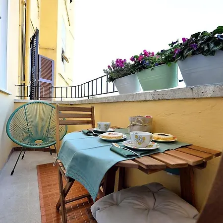 Apartmán Elegant 2-bedroom Near Metro B1 Easy Access To The Colosseum Řím