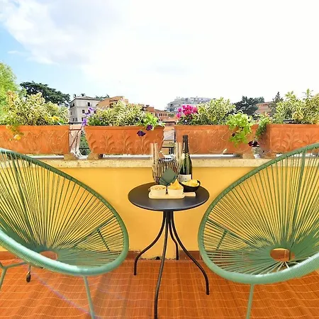 Elegant 2-bedroom Near Metro B1 Easy Access To The Colosseum Apartmán
