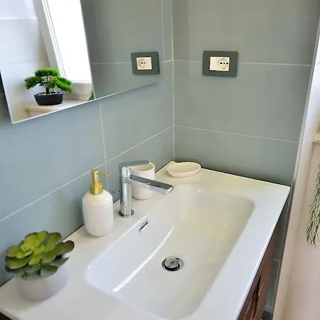 Elegant 2-bedroom Near Metro B1 Easy Access To The Colosseum * Řím