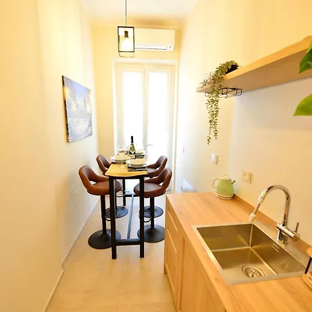 Elegant 2-bedroom Near Metro B1 Easy Access To The Colosseum Apartmán Řím