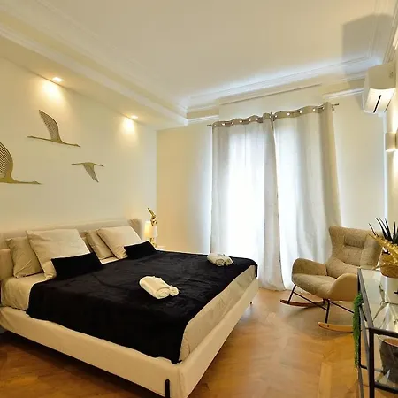 Elegant 2-bedroom Near Metro B1 Easy Access To The Colosseum Apartmán