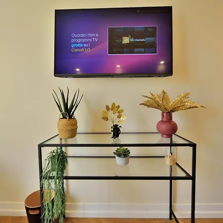 Elegant 2-bedroom Near Metro B1 Easy Access To The Colosseum Apartmán