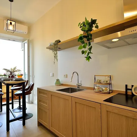 Elegant 2-bedroom Near Metro B1 Luiss Area 公寓 *